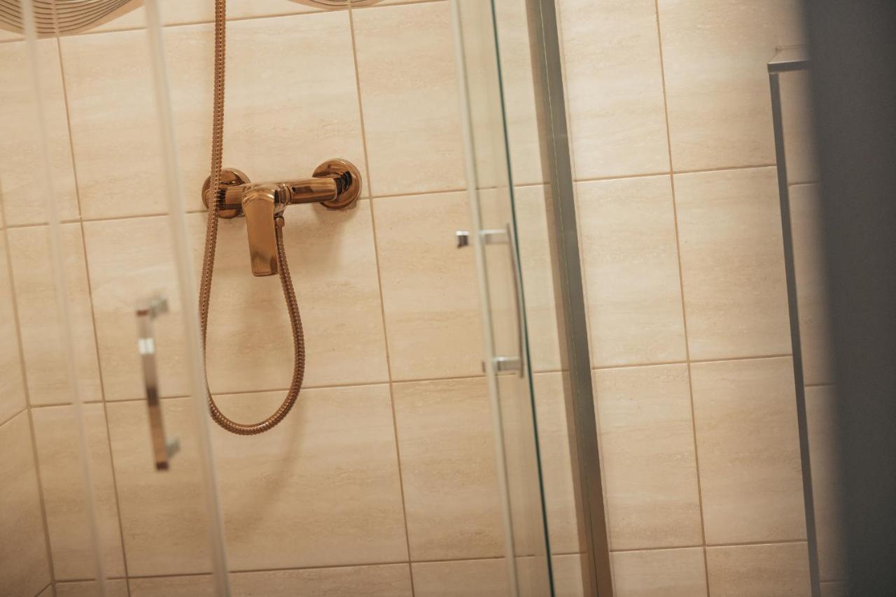 Apartamenty Grand Tatry - Sauna I Jacuzzi Wliczone W Cene Pobytu - 10 Minut Pieszo Od Term Bania Бялка Татранска Екстериор снимка