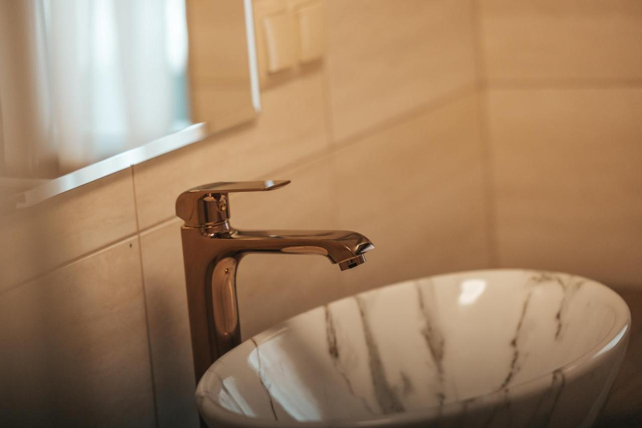 Apartamenty Grand Tatry - Sauna I Jacuzzi Wliczone W Cene Pobytu - 10 Minut Pieszo Od Term Bania Бялка Татранска Екстериор снимка